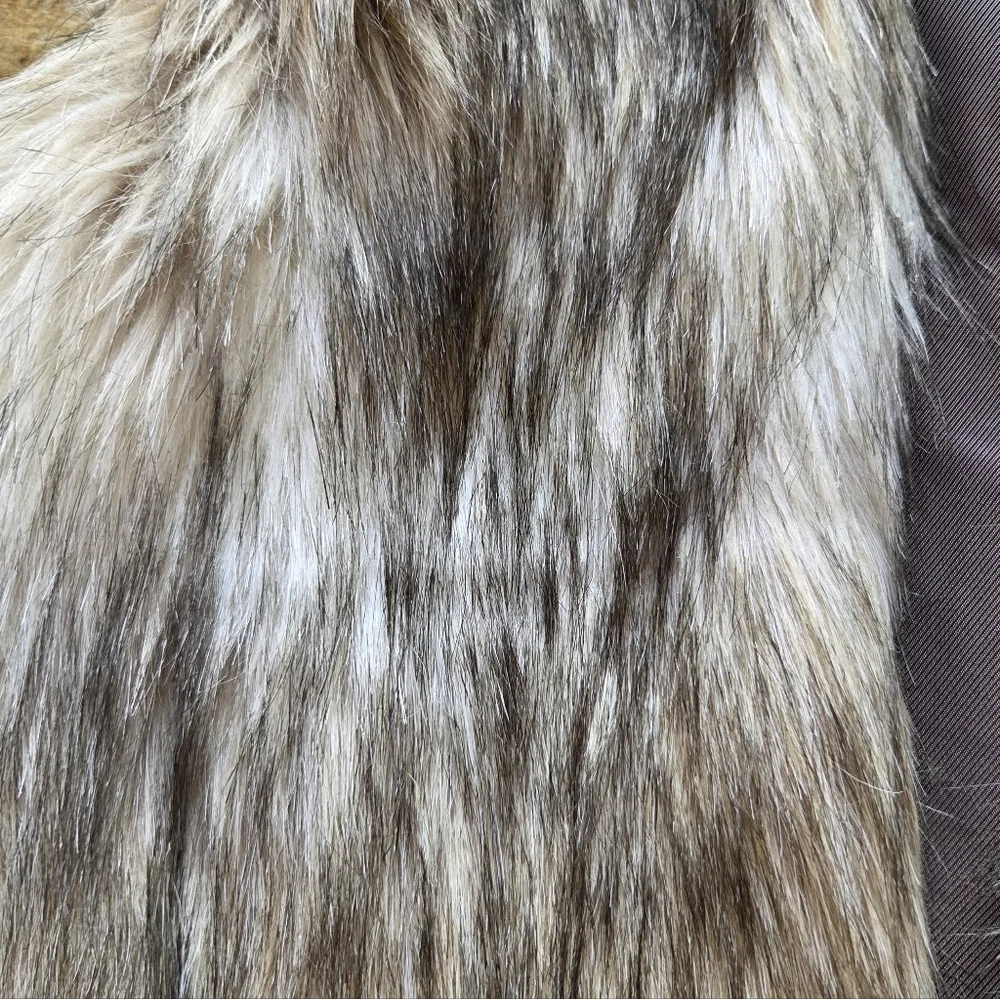 LOFT Faux Fox Fur Vest Cropped Style Brown Tan Size Medium Large NEW With Tags - Picture 4 of 6